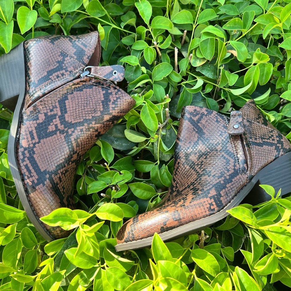 SO Ankle Boots For Women, Anglefish, Brown Snake, Size 6